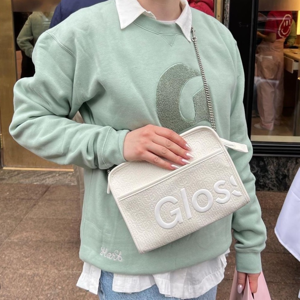 EXCLUSIVE BNWT Glossier Boston Sweatshirt size Medium